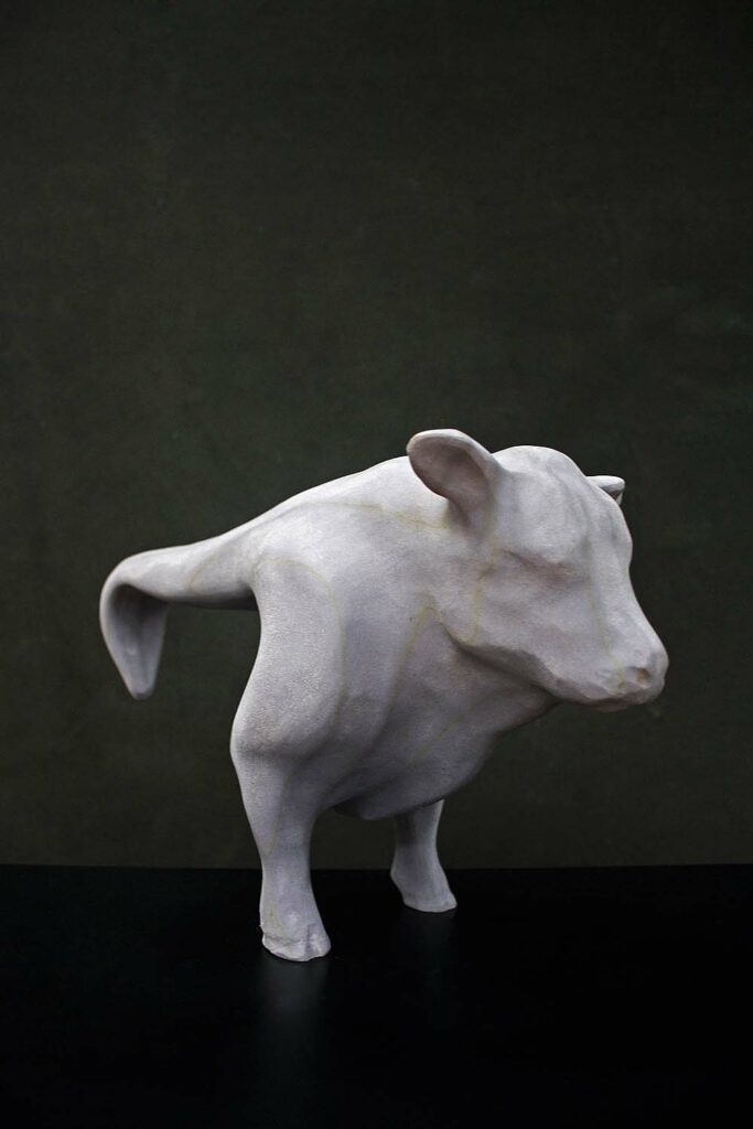 Skulptur von Marcus Meyer, Serial Bull #3 2